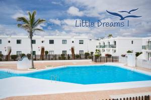 Bazén v ubytovaní B-Rent San Valentin Little Dreams Sea View alebo v jeho blízkosti