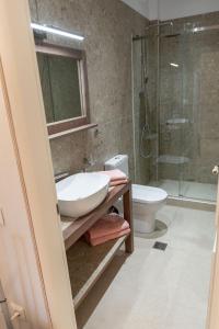 A bathroom at Mageiras Boutique Hotel