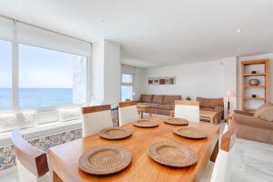 Posedenie v ubytovaní Front Sea View Apartment Estepona