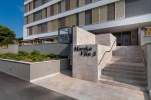 Budova, v ktorej sa apartmán nachádza