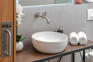 Fotografia z galérie ubytovania Zaloo, Luxury Apartment with Sea-View and Jacuzzi v Splite