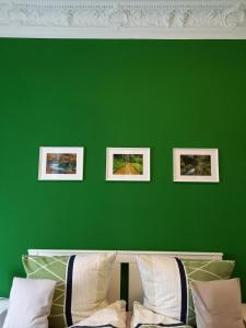 Ein Bett oder Betten in einem Zimmer der Unterkunft Ferienwohnung Xenia