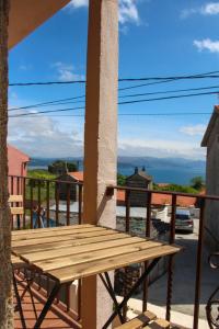 Casa A Colorada cerca de la playa de Mar de Fora tesisinde bir balkon veya teras