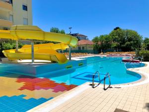 Bazén v ubytování Hotel Caravel B&B nebo v jeho okolí