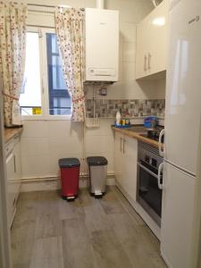 Kuchnia lub aneks kuchenny w obiekcie Apartment Tirso Molina