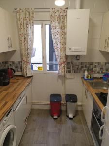 Kuchnia lub aneks kuchenny w obiekcie Apartment Tirso Molina
