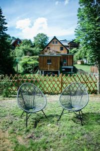 Vonkajšia záhrada v ubytovaní Apartment Aussee- Beletage Salzherrenhof- Küche, WLAN, Netflix