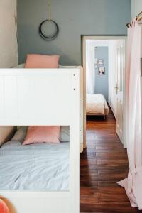 Posteľ alebo postele v izbe v ubytovaní Apartment Aussee- Beletage Salzherrenhof- Küche, WLAN, Netflix