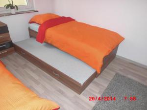 Lova arba lovos apgyvendinimo įstaigoje Frankfurt Airport & Fair Apartment