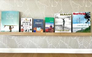 Biblioteka u hostelu