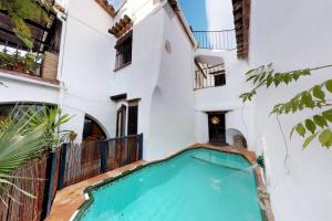 The swimming pool at or close to La casa del piano - Beautiful 18th century house with courtyard & pool