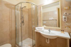 Koupelna v ubytování Hotel Regina Elena