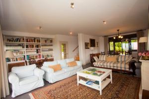 Χώρος καθιστικού στο Brisas de Caravia