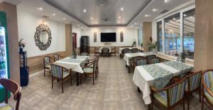 A restaurant or other place to eat at Apart Hotel Central Razgrad