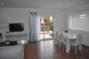 Et tv og/eller underholdning på Villa Blanca Punta Grossa