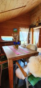 Foto sihtkohas Ulrichen asuva majutusasutuse Chalet Biene - Swiss Alp Chalet with Sauna and Jacuzzi galeriist