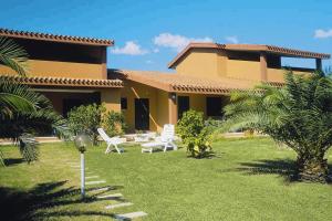 Κήπος έξω από το Apartment on Costa Rei near Sandy Beach