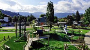 Детская игровая зона в FeWo "Staufen Lodge" Oberstaufen