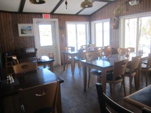 Restoran või mõni muu söögikoht majutusasutuses Salmon River Country Inn