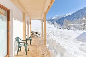 A general mountain view or a mountain view taken from the holiday home