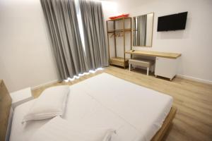 Galeriebild der Unterkunft Sea Breeze Villa in Sarandë + 40 Fotos