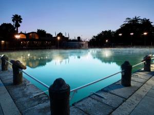 Bazén v ubytování Hotel Niccolo' V - Terme dei Papi nebo v jeho okolí