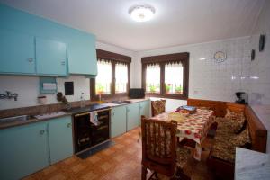Kuchyň nebo kuchyňský kout v ubytování Villa Teresa con Aparcamiento y Wifi Incluido - Cangas De Onis