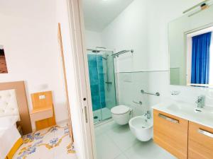 Koupelna v ubytování B&B Mareluce + 11 fotografií