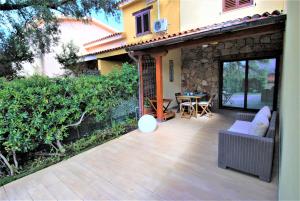 A garden outside Acquamarina - Exclusive Sea House