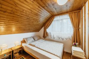 Gallery image of Cabana La Tata Gheo in Porumbacu de Sus