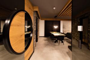 Posezení v ubytování Atemberaubendes und charismatisches Luxus-Apartment in der Residenz Silvretta - Inklusive Silvretta Card Premium