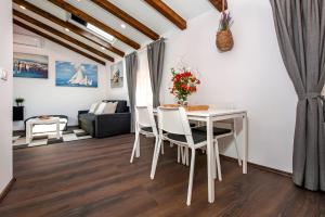 Część wypoczynkowa w obiekcie The Attic Rovinj