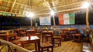 Restoran ili neka druga zalogajnica u objektu Paje Beach Bandas