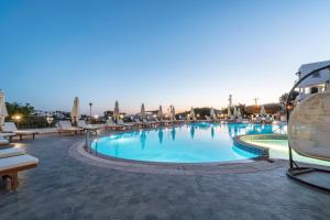 Bazén v ubytování Elementa Boutique Hotel - Adults Only nebo v jeho okolí