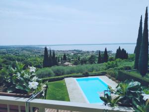 The swimming pool at or close to Hotel Valbella