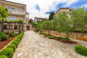 Gallery image of Apartments Come&Stay in Punat