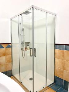 A bathroom at Villa Chiara Még 11 kép