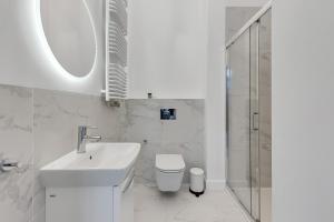 Kúpeľňa v ubytovaní Apartments Waterlane Vintage & by Noclegi Renters