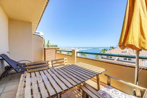 Balkón alebo terasa v ubytovaní Bonito apartamento al lado de la playa con vistas al mar