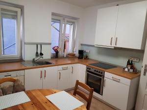 Kuchyň nebo kuchyňský kout v ubytování Ferienwohnung im Springerhof