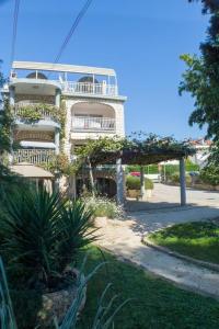 Zahrada ubytování Apartment in Rovinj with Terrace, Air condition, WIFI, Washing machine (4686-2)
