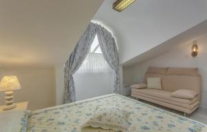 Posteľ alebo postele v izbe v ubytovaní Apartment in Rovinj with Terrace, Air condition, WIFI, Washing machine (4686-3)
