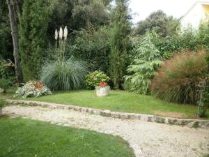 Vonkajšia záhrada v ubytovaní Apartment in Rovinj with Terrace, Air condition, WIFI, Washing machine (4686-3)