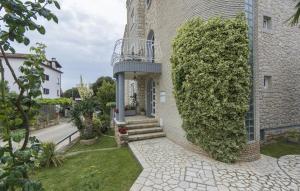 Vonkajšia záhrada v ubytovaní Apartment in Rovinj with Terrace, Air condition, WIFI, Washing machine (4686-3)