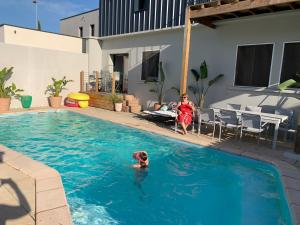 Photo de la galerie de l'établissement Duplex indépendant avec accès piscine, à Vendargues