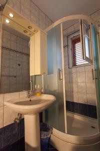 Koupelna v ubytování Apartman Budimir1