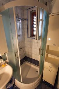 Koupelna v ubytování Apartman Budimir1