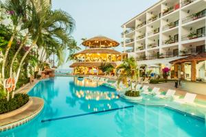 Bazén v ubytování Playa Los Arcos Hotel Beach Resort & Spa nebo v jeho okolí