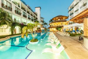 Bazén v ubytování Playa Los Arcos Hotel Beach Resort & Spa nebo v jeho okolí