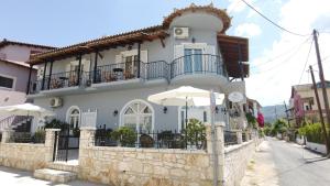Gallery image of Xanthi Apartments in Syvota